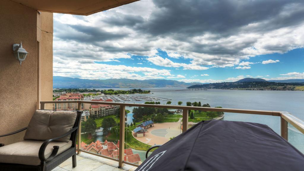 Sunset Waterfront Resort By Kelownacondorentals Exterior foto